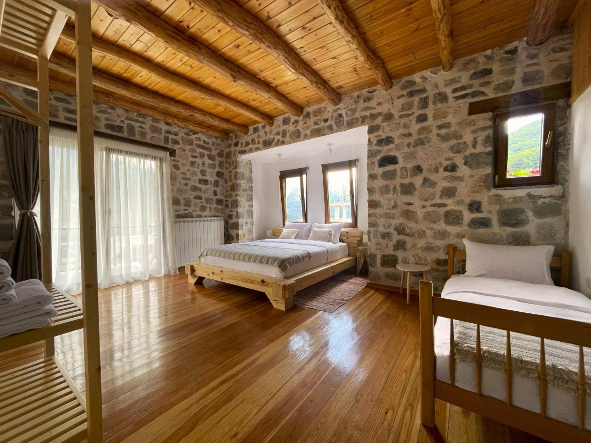 Valter & Drita'S Guesthouse Theth Exterior foto