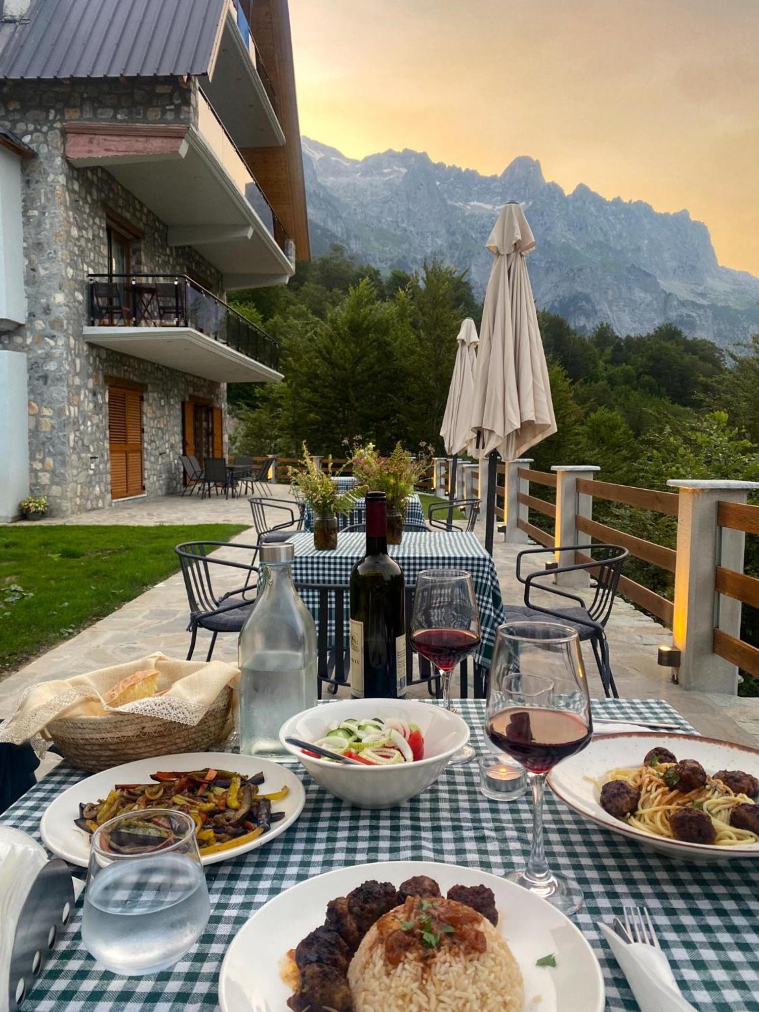 Valter & Drita'S Guesthouse Theth Exterior foto